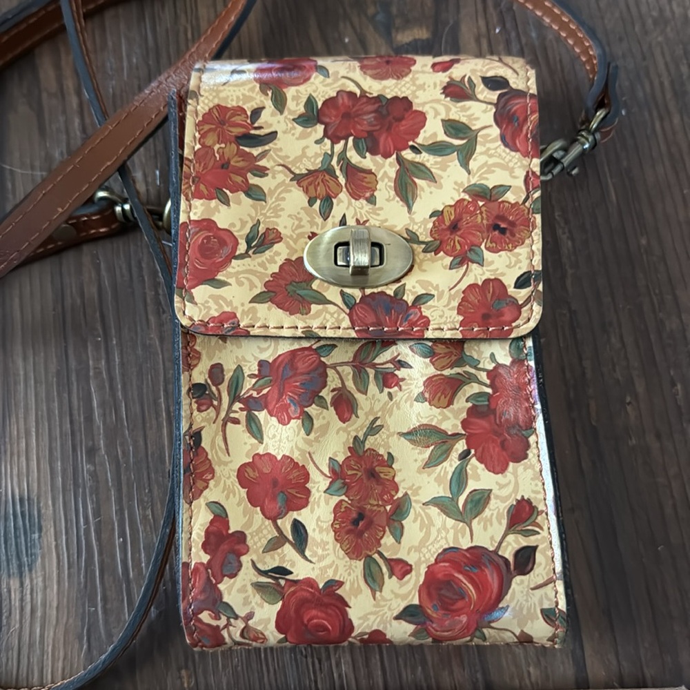 Patricia Nash Crossbody phone case - Picture 2 of 8